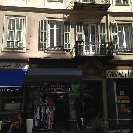 La Colombe Apartment *
